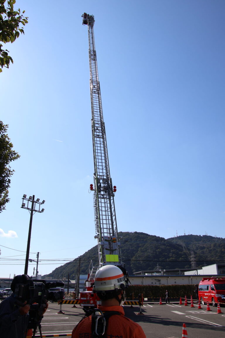 抽選でしたが、はしご車にも搭乗できました( ;∀;)たかい、こわい。