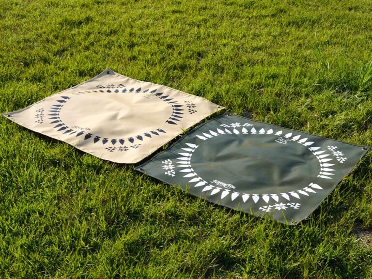 カラーは、カーキ色とオリーブ色の２色です。